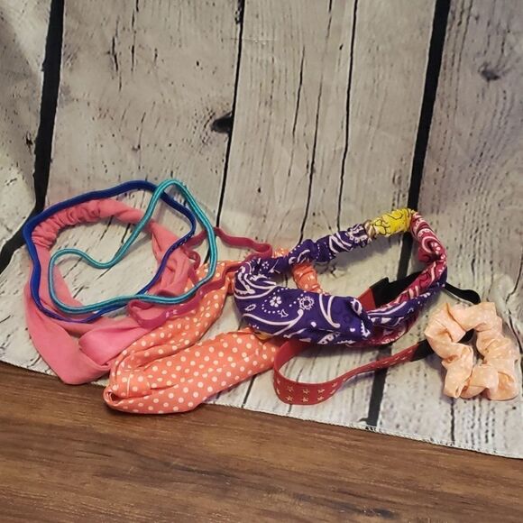 7 Headbands  - Picture 1 of 4